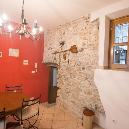 Hotel House 3*