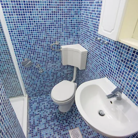 Hotel House 3*