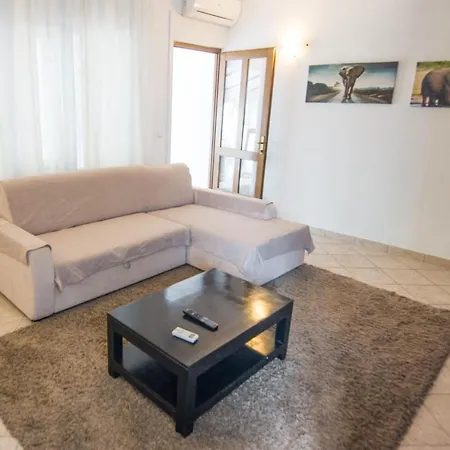 House 3*