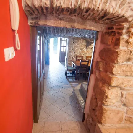 Hotel House 3*